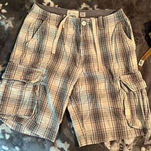 Barely worn Bundle of Aeropostale men’s cargo shorts (2pairs) 32